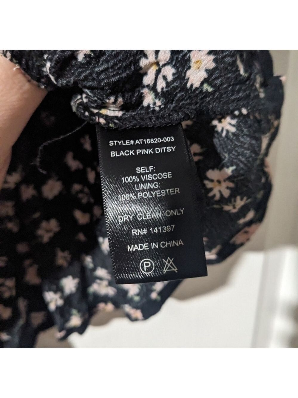 ASTR the Label | Sweetheart neckline top in Floral ditsy print - Picture 8 of 14